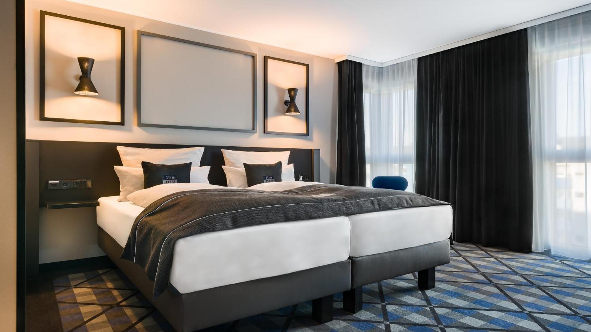 Hotel - The Niu, Square By Ihg MHG