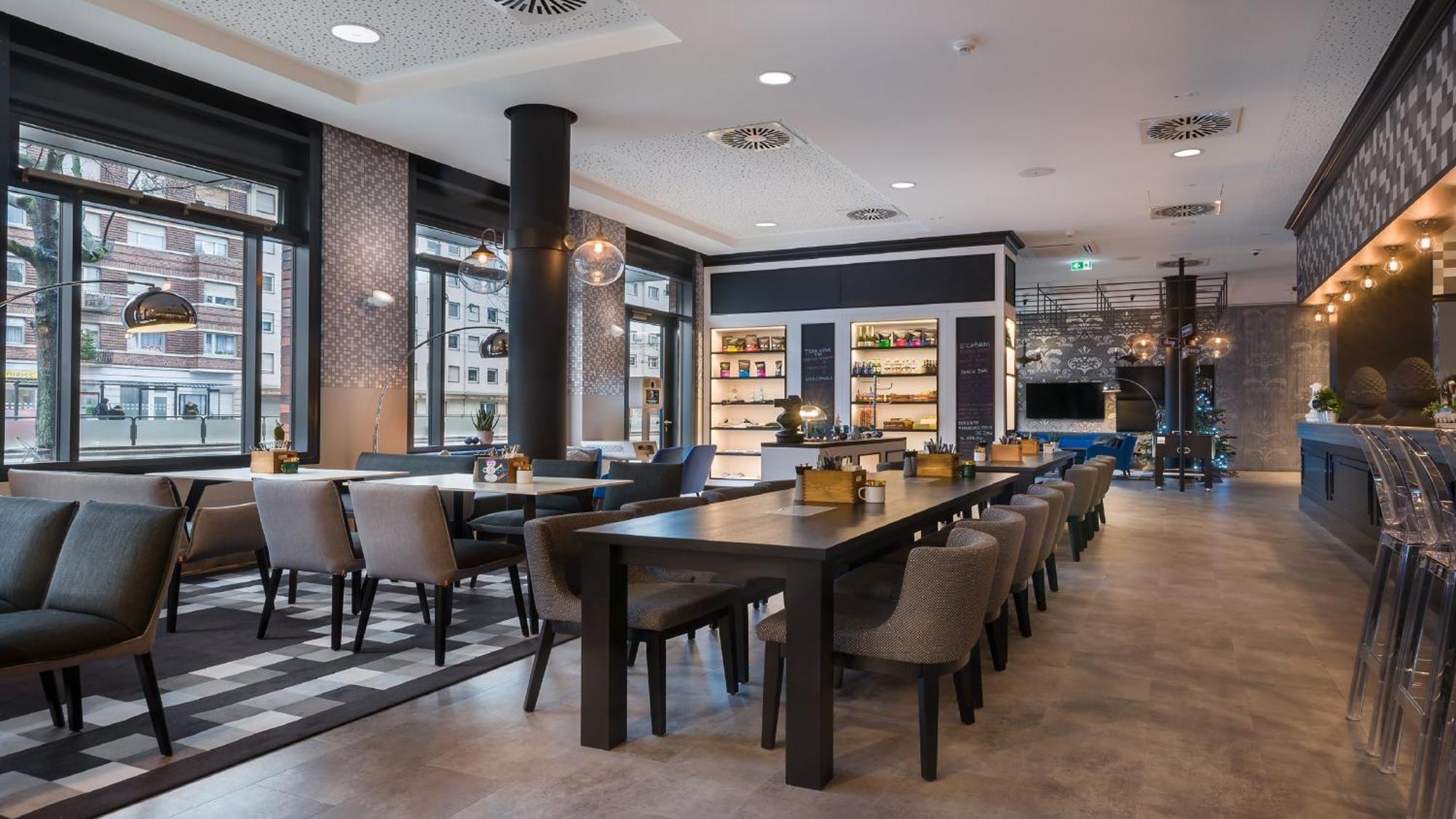 - The Niu, Square By Ihg Hotel 3*