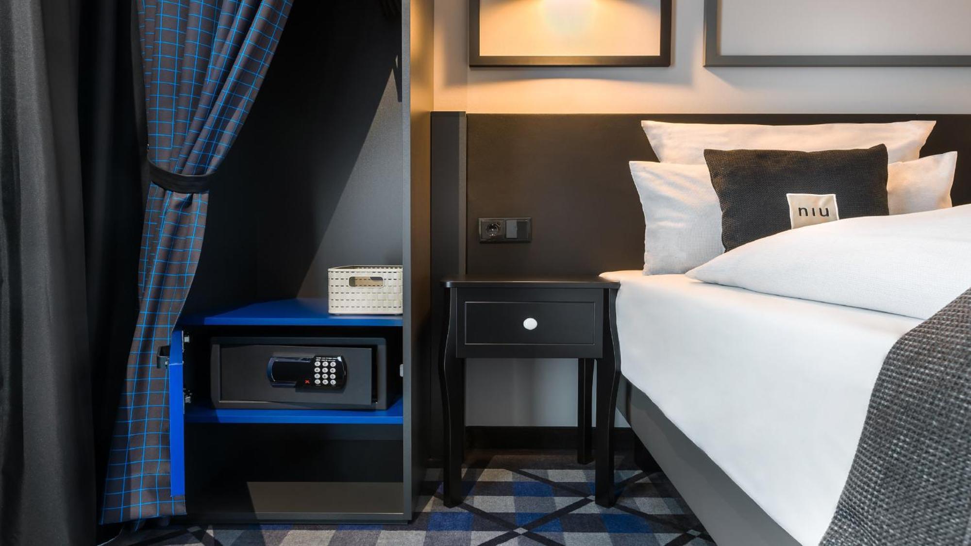 - The Niu, Square By Ihg Hotel MHG